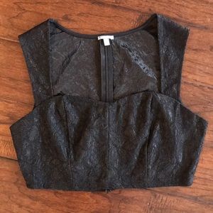 Beautiful lace stitched crop top